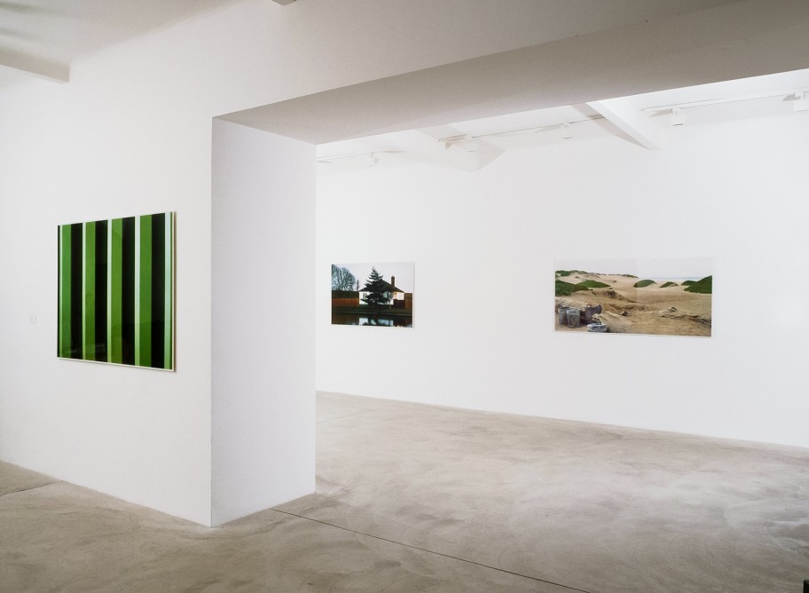 Guillaume Bijl, Kirsten Mosher, Jörg Sasse, Shimabuku  Exhibition view, Galerie Martin Janda, 2000 